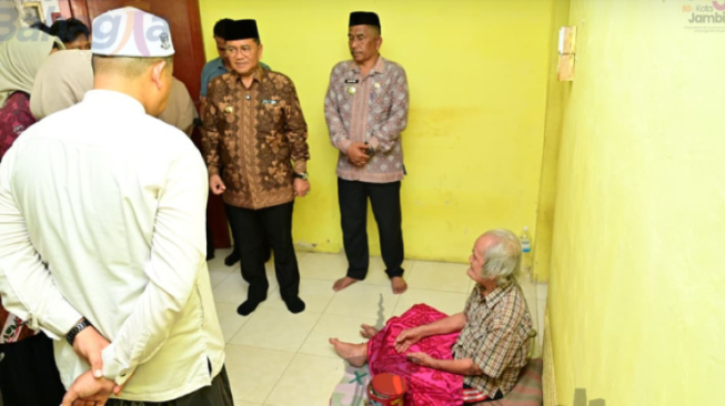 Heboh Kakek Suhendi Disebut Terlantar, Ketua RT dan Wali Kota Jambi Buka Suara